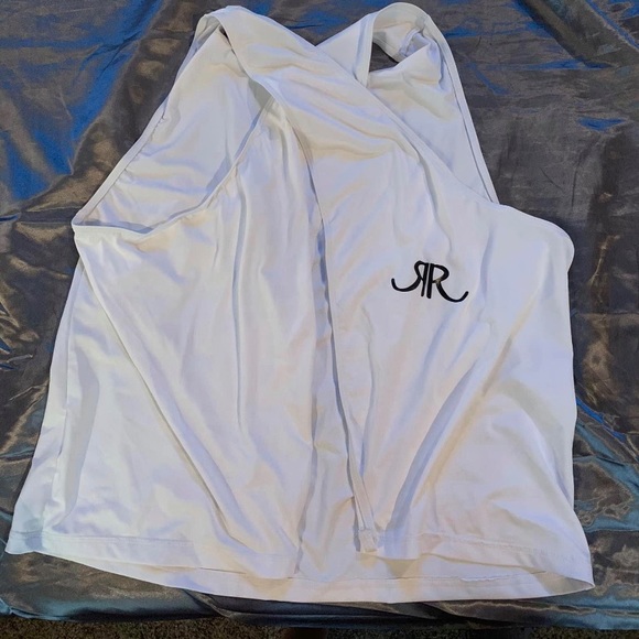 Split back tank - Picture 2 of 2